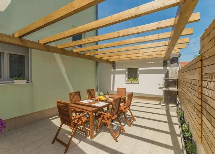 Apartment In With Pool Access, Terrace, Air Conditioning, Wi-fi, 3548-2 Pakostane