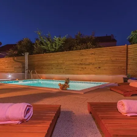 In With Pool Access, Terrace, Air Conditioning, Wi-fi, 3548-2 Apartmán