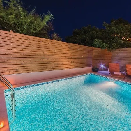 In With Pool Access, Terrace, Air Conditioning, Wi-fi, 3548-2 Apartmán *