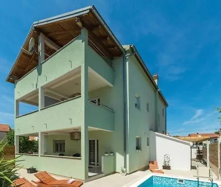 In With Pool Access, Terrace, Air Conditioning, Wi-fi, 3548-2 Apartmán *