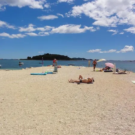 Apartmán In With Pool Access, Terrace, Air Conditioning, Wi-fi, 3548-2 Pakoštane