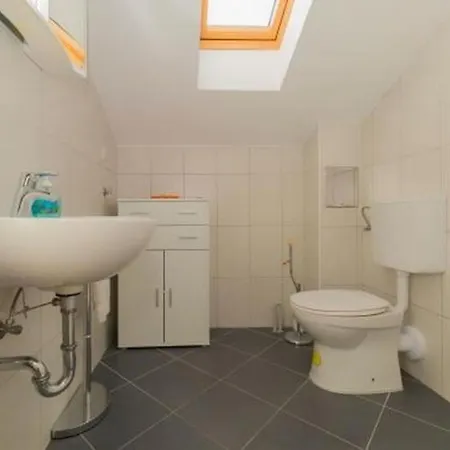 In With Pool Access, Terrace, Air Conditioning, Wi-fi, 3548-2 Apartmán Pakoštane