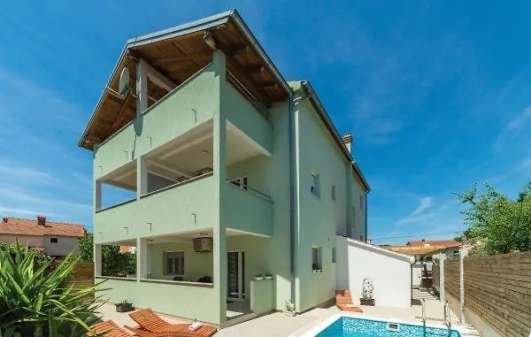 In With Pool Access, Terrace, Air Conditioning, Wi-fi, 3548-2 Apartman *